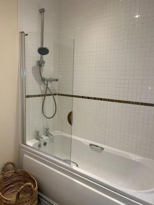 Central Birmingham City Apartment -Smart Tv - Free Parking Onsite Exterior foto