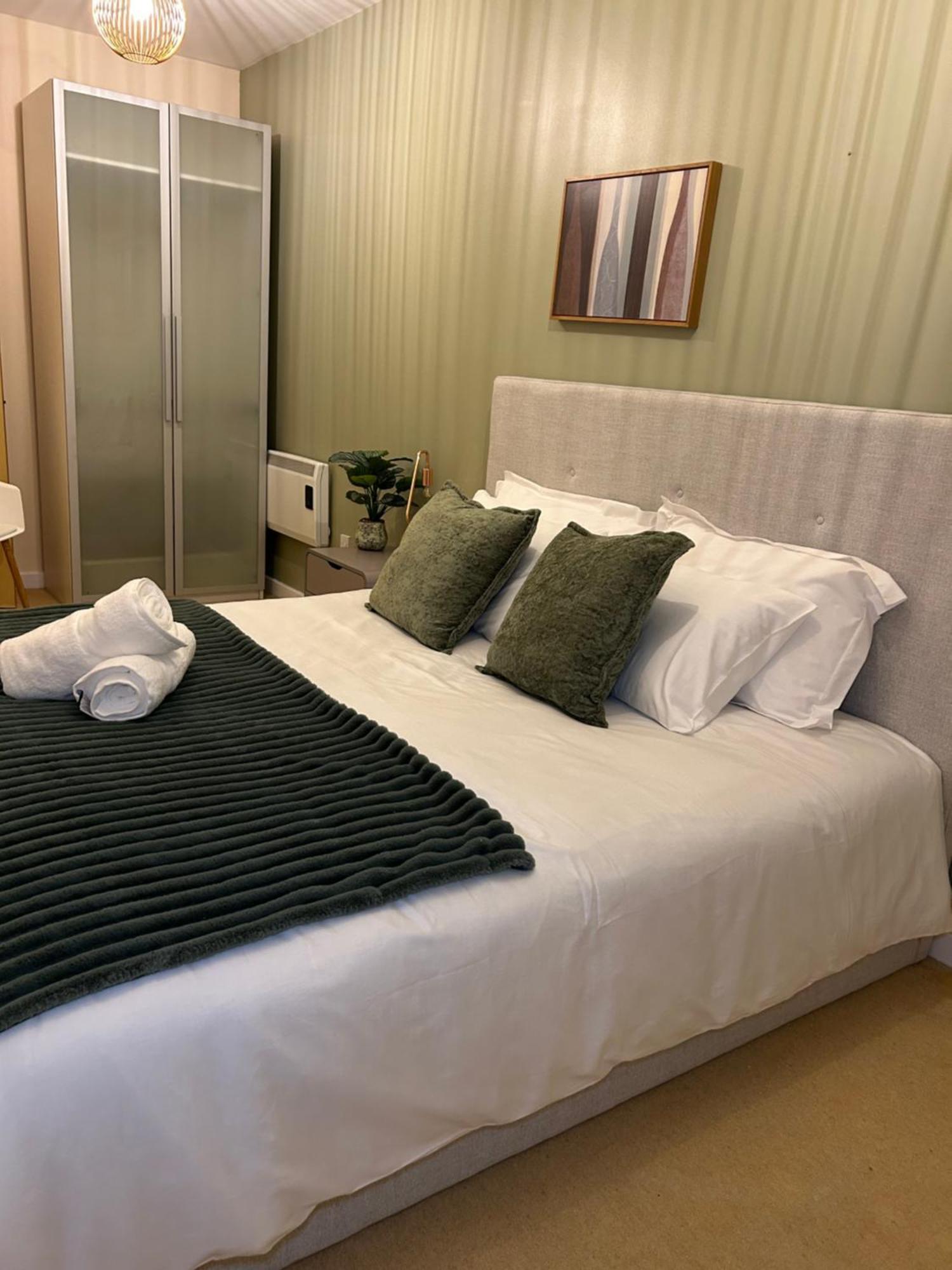 Central Birmingham City Apartment -Smart Tv - Free Parking Onsite Exterior foto